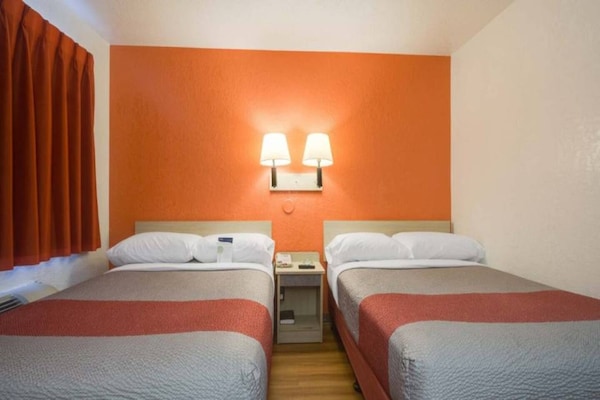 Foto van 1 Volledig Bed | Mobiliteit Access Tub | Ns - Vakantiehuis in Lakewood - BedRoom