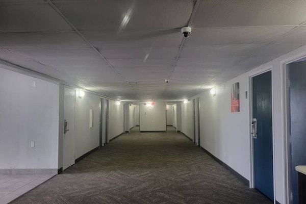 Foto van 1 tweepersoonsbed (Queensize) | Nsmk, Micfridge - Vakantiehuis in Omaha NE - Facilities