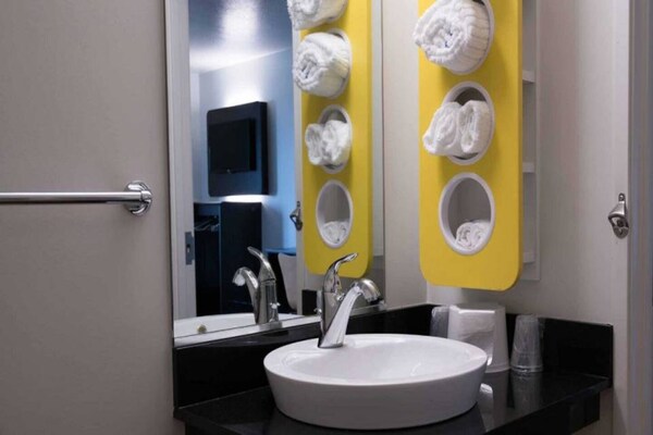 Foto van 1 tweepersoonsbed (queensize) | Rookvrij - Vakantiehuis in Pottstown - BathRoom
