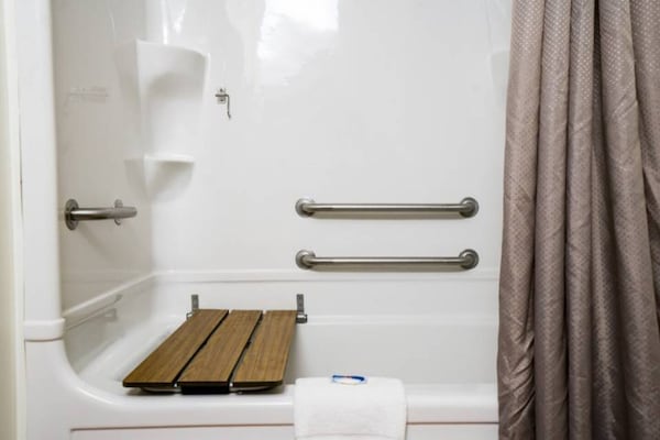Foto van 1 tweepersoonsbed (queensize) | Rookvrij - Vakantiehuis in Pottstown - Facilities