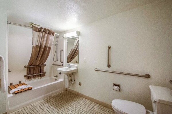 Foto van 1 tweepersoonsbed (Queensize) | Youngtown - Vakantiehuis in Youngtown - BathRoom