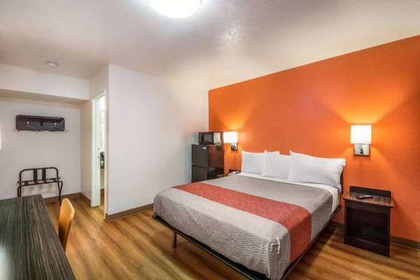 Foto van Toegankelijk voor mindervaliden | 1 tweepersoonsbed | Badkuip - BedRoom
