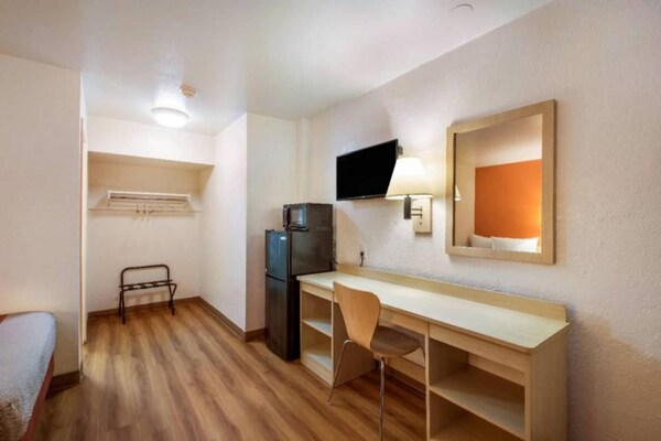 Foto van Toegankelijk voor mindervaliden | 1 tweepersoonsbed | Badkuip - BedRoom