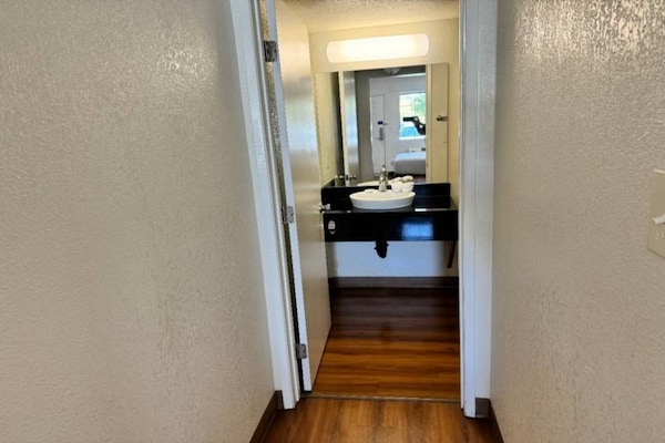 Foto van 1 tweepersoonsbed (queensize) | Toegankelijk voor mindervaliden/bad - Facilities