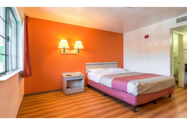 Foto van 1 tweepersoonsbed (queensize) | Toegankelijk voor mindervaliden/bad - BedRoom