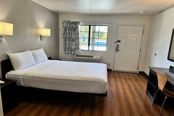 Foto van 1 tweepersoonsbed (Queensize) | Los Angeles - Vakantiehuis in Pomona CA - Facilities