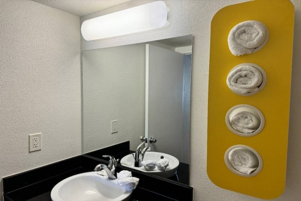 Foto van 1 tweepersoonsbed (Queensize) | Los Angeles - Vakantiehuis in Pomona CA - Facilities