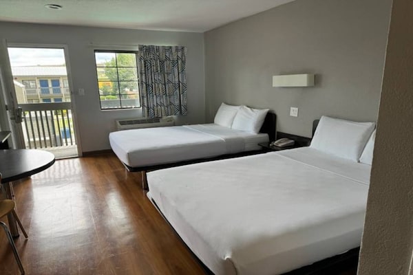 Foto van 1 tweepersoonsbed (Queensize) | Los Angeles - Vakantiehuis in Pomona CA - BedRoom