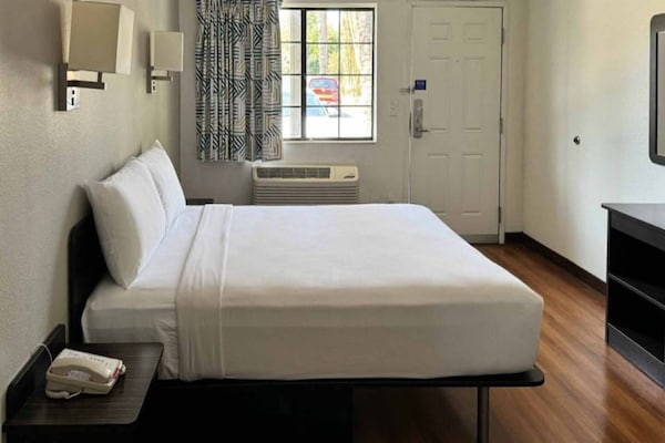 Foto van 1 tweepersoonsbed (Queensize) | Los Angeles - Vakantiehuis in Pomona CA - BedRoom