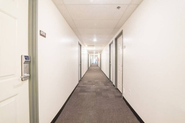 Foto van 1 kingsize bed | Rookvrij, bubbelbad, koelkast - Vakantiehuis in RIGBY - Facilities