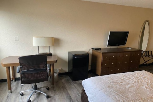 Foto van 1 kingsize bed | Rookvrij - Vakantiehuis in Rochester NY - Facilities