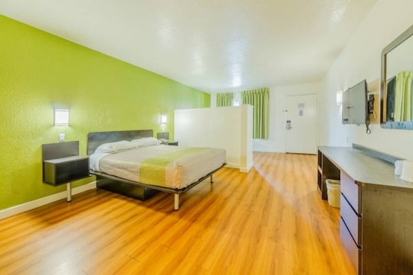 Foto van 1 tweepersoonsbed (queensize) | Roken mogelijk - Vakantiehuis in HEMET - Facilities