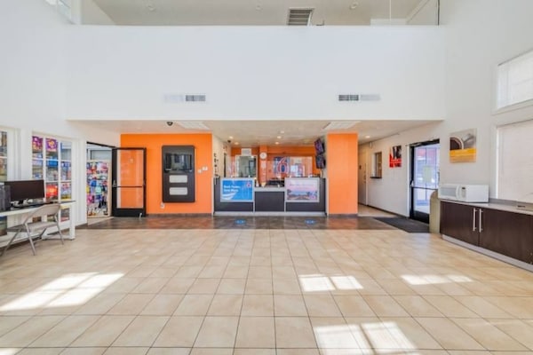 Foto van 1 tweepersoonsbed (queensize) | Rookvrij - Vakantiehuis in HEMET - Facilities