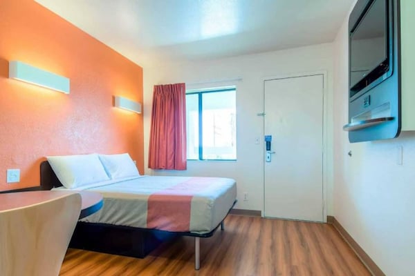 Foto van 1 tweepersoonsbed (queensize) | Roken toegestaan, Minikoelkast - BedRoom