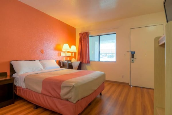 Foto van 1 tweepersoonsbed (queensize) | Roken toegestaan, Minikoelkast - Facilities