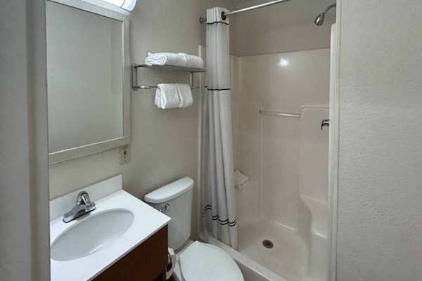 Foto van 1 tweepersoonsbed (queensize) Rookvrije keuken - Vakantiehuis in Rancho Cordova - BathRoom