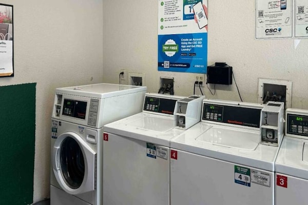 Foto van 1 tweepersoonsbed (queensize) Rookvrije keuken - Vakantiehuis in Rancho Cordova - Facilities