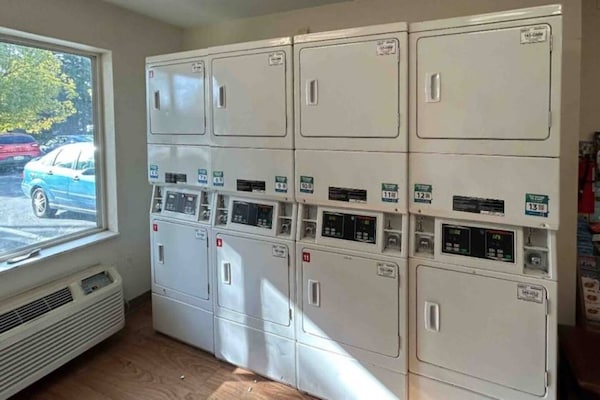 Foto van 1 tweepersoonsbed (queensize) Rookvrije keuken - Vakantiehuis in Rancho Cordova - Facilities