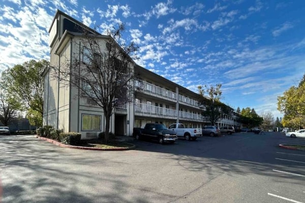 Foto van 1 tweepersoonsbed (queensize) Rookvrije keuken - Vakantiehuis in Rancho Cordova - ExteriorSummer