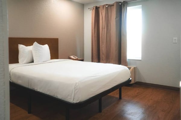 Foto van 1 tweepersoonsbed (queensize) Rookvrije keuken - Vakantiehuis in Rancho Cordova - BedRoom