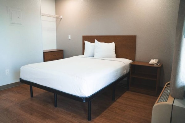 Foto van 1 tweepersoonsbed (queensize) Rookvrije keuken - Vakantiehuis in Rancho Cordova - BedRoom
