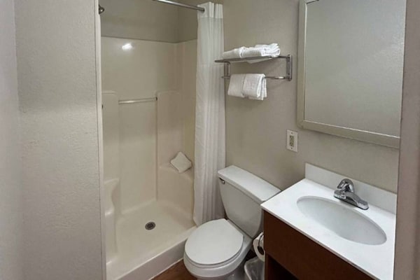 Foto van 1 tweepersoonsbed (Queensize) | Mobiliteit | NSMK | Keuken - BathRoom