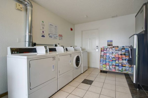 Foto van 1 tweepersoonsbed (Queensize) | Koelkast - Vakantiehuis in Seattle - Facilities