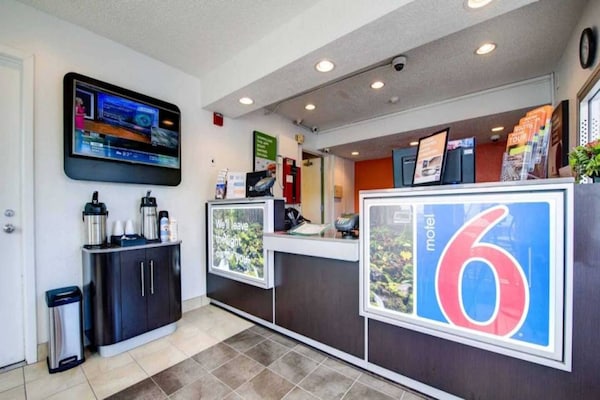 Foto van 1 tweepersoonsbed (Queensize) | Koelkast - Vakantiehuis in Seattle - FloorPlan