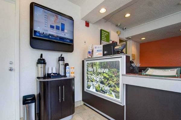 Foto van 1 tweepersoonsbed (Queensize) | Koelkast - Vakantiehuis in Seattle - FloorPlan