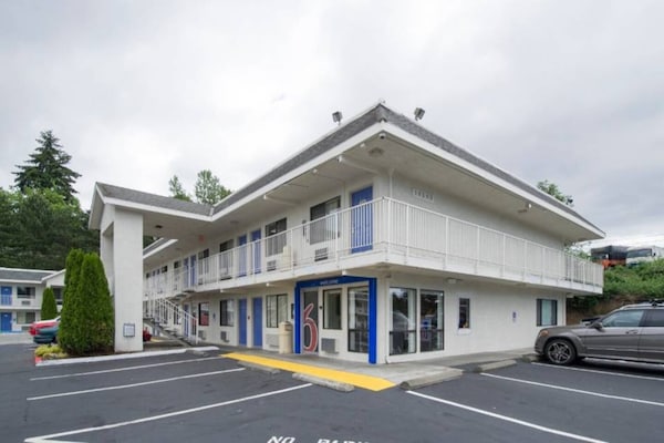 Foto van 1 tweepersoonsbed (Queensize) | Koelkast - Vakantiehuis in Seattle - ExteriorSummer