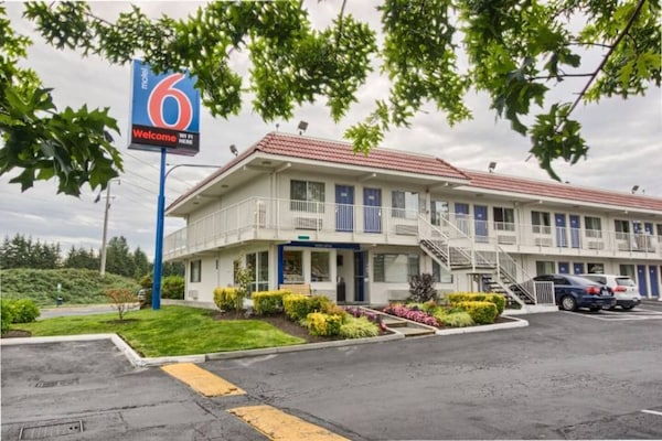 Foto van 1 tweepersoonsbed | Rookvrij - Vakantiehuis in Everett - Facilities