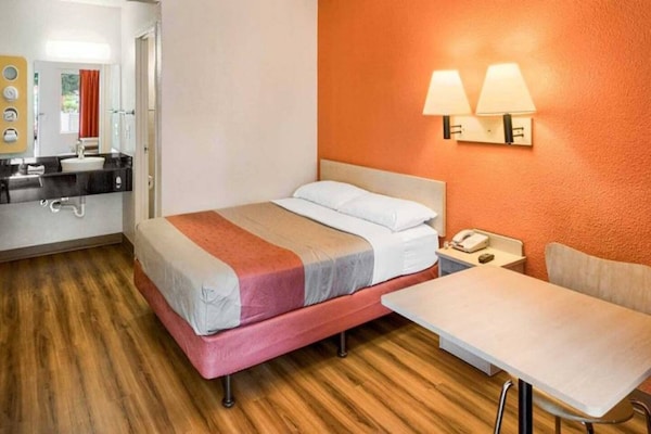 Foto van 1 tweepersoonsbed (queensize) | Rookvrij - Vakantiehuis in Everett - BedRoom