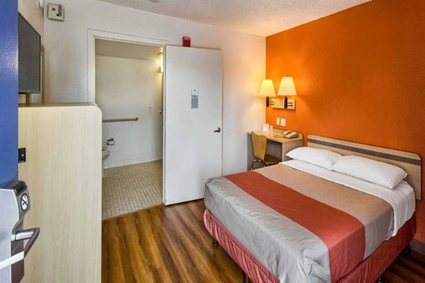 Foto van 1 tweepersoonsbed (queensize) | Rookvrij - Vakantiehuis in Everett - BedRoom