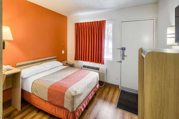 Foto van 1 tweepersoonsbed (queensize) | Rookvrij - Vakantiehuis in Everett - BedRoom