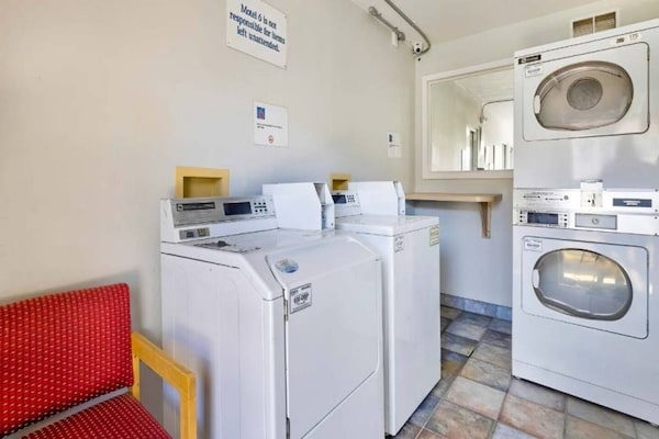 Foto van 1 Queensize Bed | Ada/ri -douche - Vakantiehuis in Santa Rosa NM - Facilities