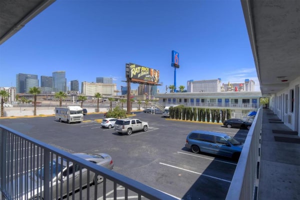 Foto van 1 kingsize bed | Rookvrij - Vakantiehuis in Las Vegas NV - Outdoor