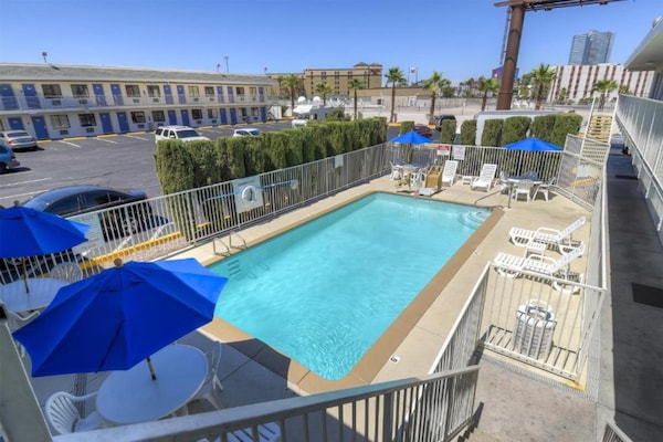 Foto van 1 kingsize bed | Rookvrij - Vakantiehuis in Las Vegas NV - HotelSwimmingPool