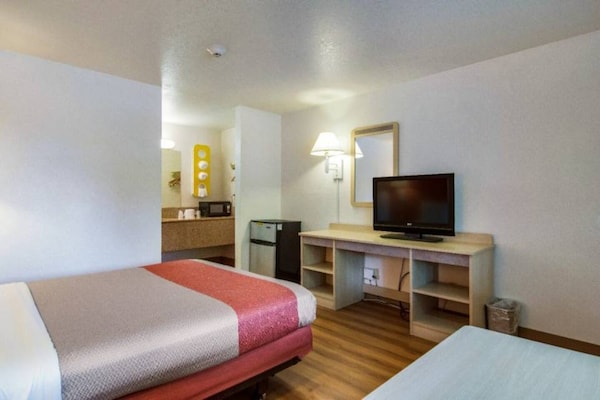 Foto van 1 tweepersoonsbed (queensize) | Roken toegestaan - Vakantiehuis in Vancouver WA - BedRoom