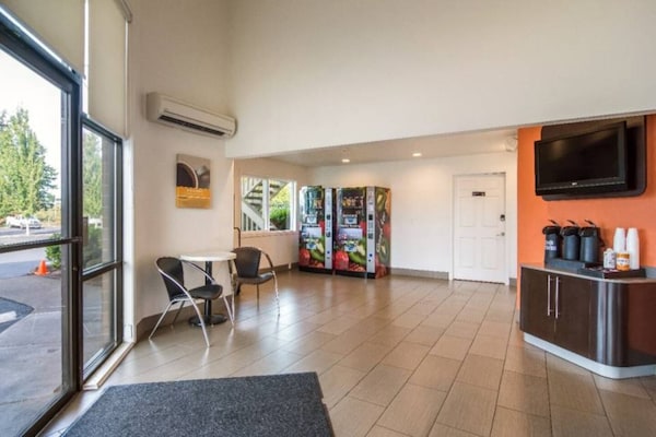 Foto van 1 tweepersoonsbed (queensize) | Rookvrij - Vakantiehuis in Vancouver WA - FloorPlan