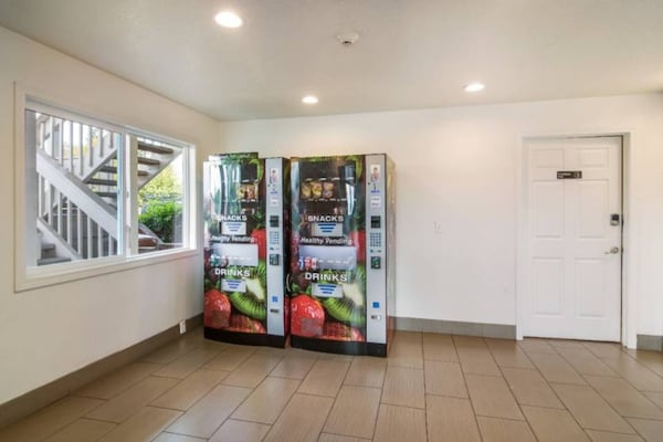Foto van 1 tweepersoonsbed (queensize) | Rookvrij - Vakantiehuis in Vancouver WA - FloorPlan