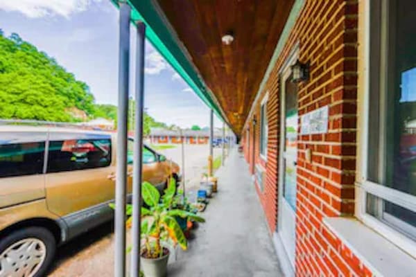 Foto van Gezellig appartement met 1 slaapkamer | Beaver WV - Vakantiehuis in Beaver WV - ExteriorSummer