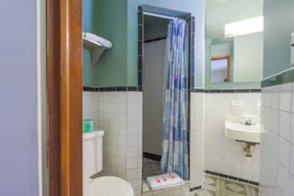 Foto van Gezellig appartement met 1 slaapkamer | Beaver WV - Vakantiehuis in Beaver WV - BathRoom