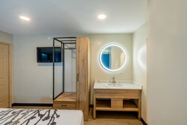 Foto van 1 tweepersoonsbed (queensize) | Rookvrij - Vakantiehuis in GRAND PRAIRIE, TX - BedRoom