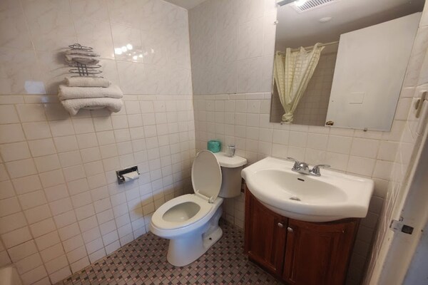Foto van Queen Bed Niet Roken - Vakantiehuis in Chicago - BathRoom