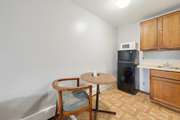 Foto van Queen Bed Niet Roken - Vakantiehuis in Flint MI - BedRoom