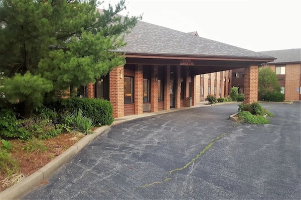Foto van 2 Dubbele Bedden Niet Roken - Vakantiehuis in Fulton, MO - ExteriorSummer