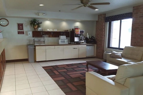 Foto van 2 Dubbele Bedden Niet Roken - Vakantiehuis in Fulton, MO - HallReception