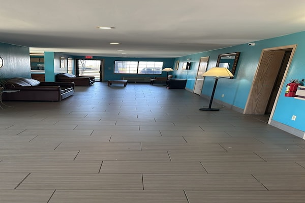 Foto van Queen Bed Met Kitchenette Non - Roken - Vakantiehuis in Port Lavaca - FloorPlan