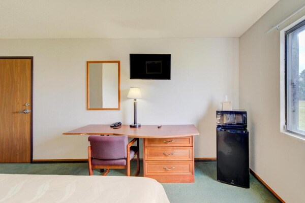 Foto van Queensize bed|Smk|Kingdom City, MO - Vakantiehuis in Kingdom City, MO - BedRoom