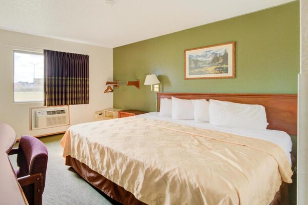 Foto van Queensize bed|Smk|Kingdom City, MO - Vakantiehuis in Kingdom City, MO - BedRoom